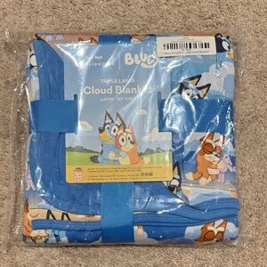 NWT- Disney Bluey Little Sleepies Cloud Blanket - Blue